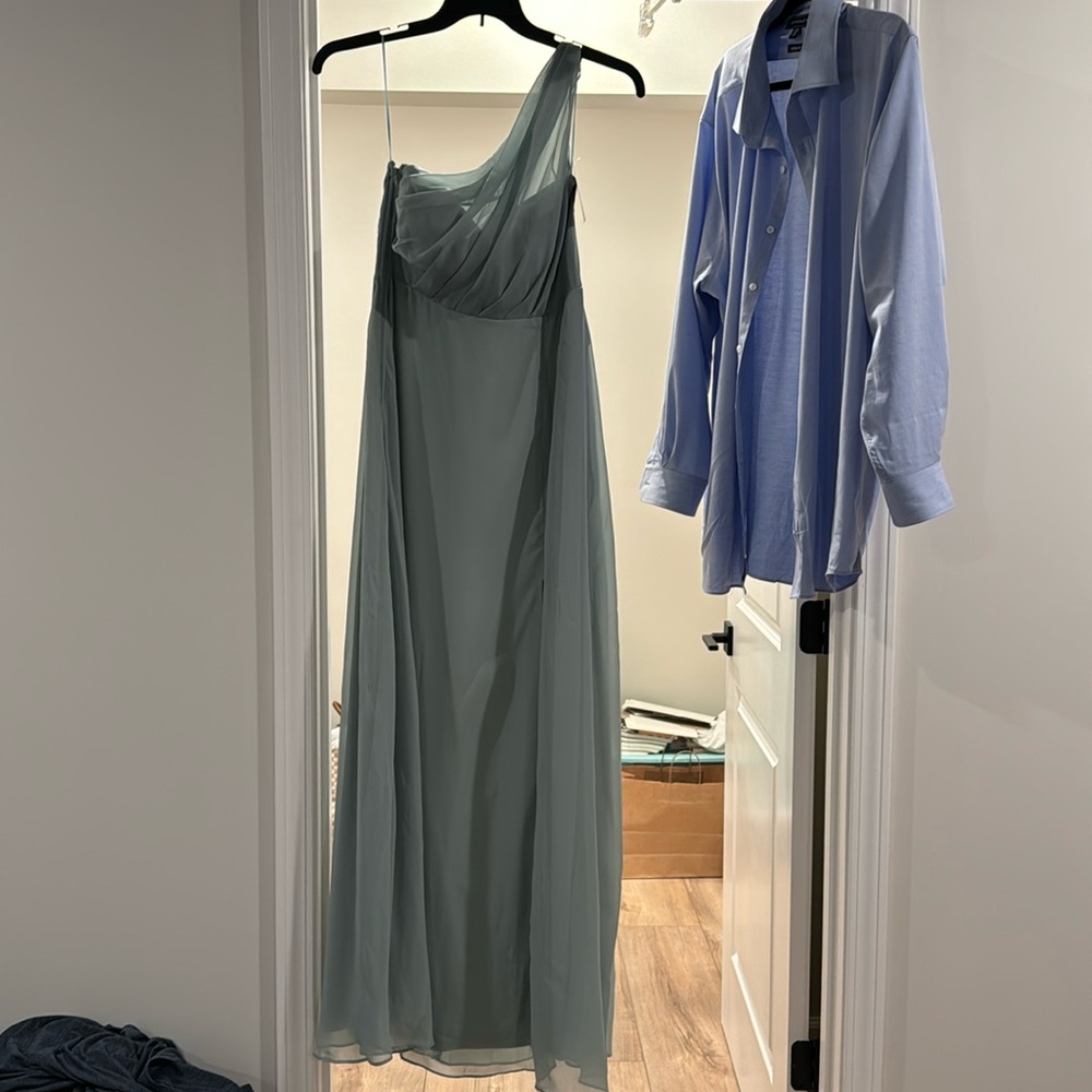 Birdy Grey Sage colored one shoulder chiffon bridesmaid dress size medium. NWT